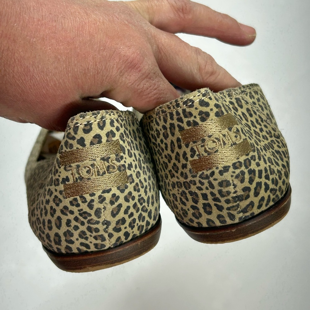 TOMS Cheetah Print Women's Loafers - Picture 4 of 6